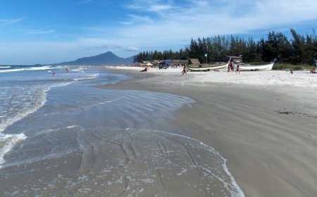 Qual a praia mais badalada de Ilha Comprida?