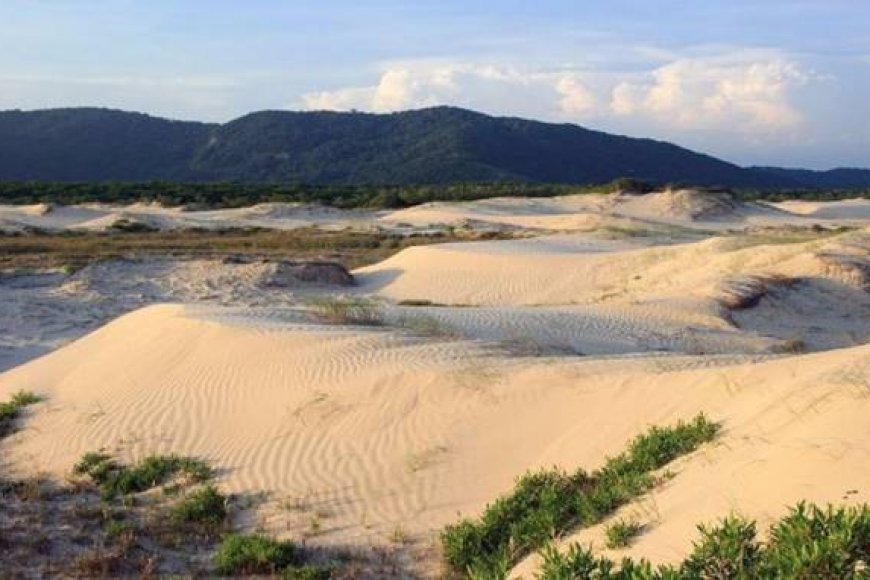 Atividades recreativas na praia  Ilha Comprida